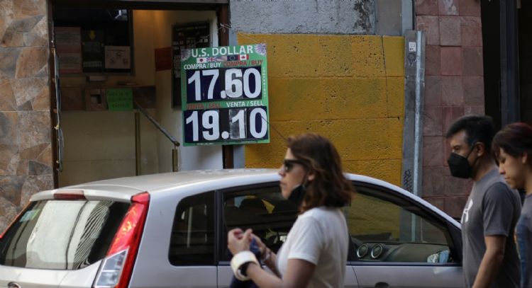 Peso opera con pocos movimientos ante incertidumbre de EU; se cotiza en 18.64 por dólar
