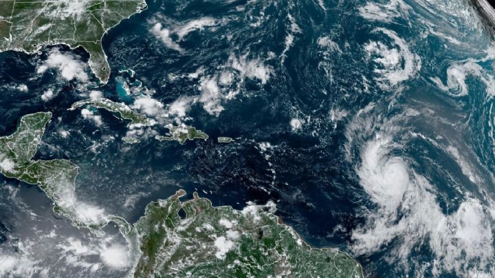 Huracán “Lee” deja fuertes marejadas en noreste del Caribe en su avance por el Atlántico