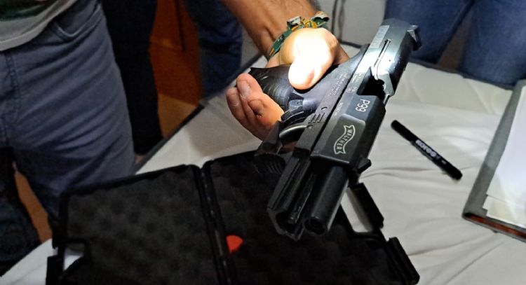 ¿Qué es un arma fantasma, razón por la que detuvieron a Julio César Chávez Jr?