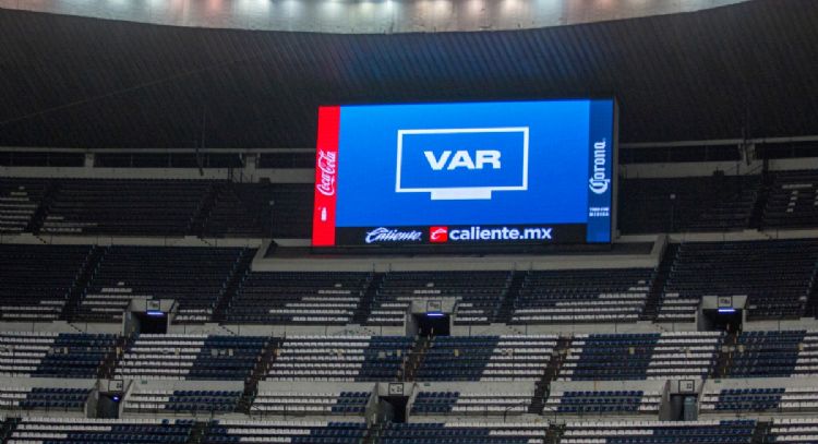 Liga MX: Árbitros tendrán que explicar sus decisiones del VAR a todo el estadio