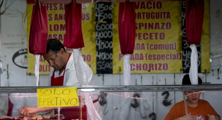 En marco de continua inflación, Banco Central de Argentina emitirá billetes de 10 mil y 20 mil pesos