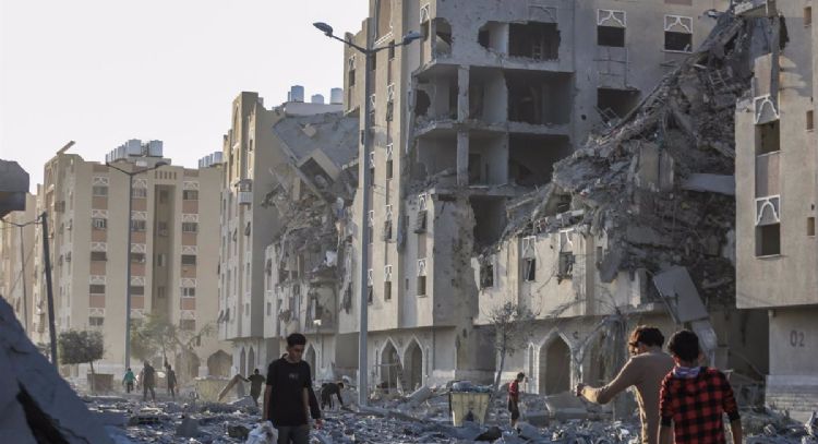 El balance de víctimas por la ofensiva de Israel en Gaza supera los 54 mil muertos y 125 mil heridos