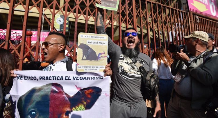 “Atole con el dedo”, la propuesta de corridas de toros sin violencia: Faitelson