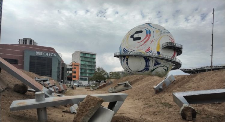 Denuncian deterioro en obra del pintor Byron Gálvez, “el Picasso mexicano”