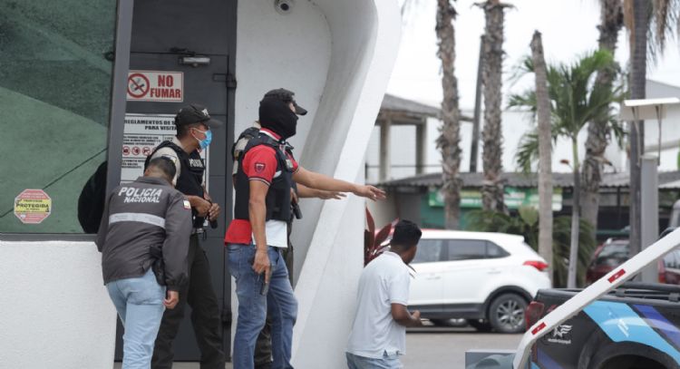 Arrecia ofensiva narcoterrorista en Ecuador y gobierno declara “conflicto armado interno”