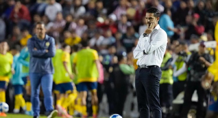 “Vuelvo a casa”: Gago después de aterrizar en Argentina y negar contacto con Boca Juniors (Video)
