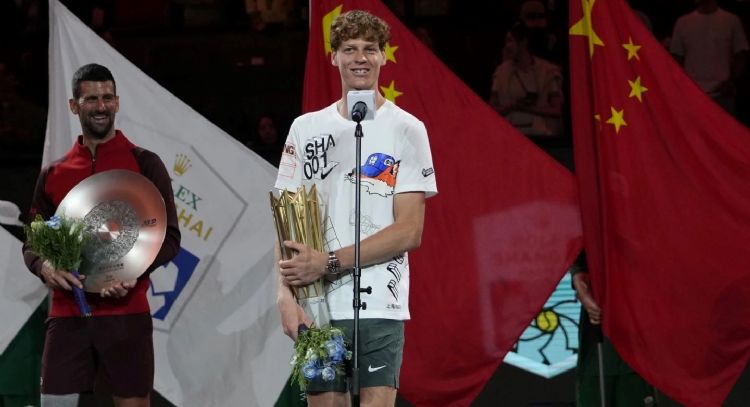 Jannik Sinner vence a Novak Djokovic y se lleva el título del Masters de Shanghái
