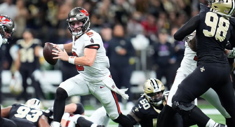 Mayfield lanza cuatro pases de TD en la victoria de los Buccaneers 51-27 sobre los Saints
