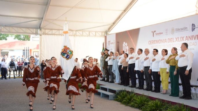 Cumple Américo al Tec Victoria; construye gimnasio