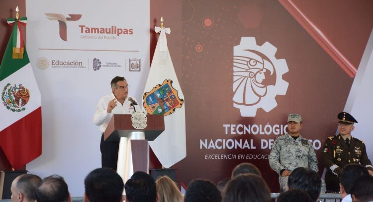 Cumple Américo al Tec Victoria; construye gimnasio