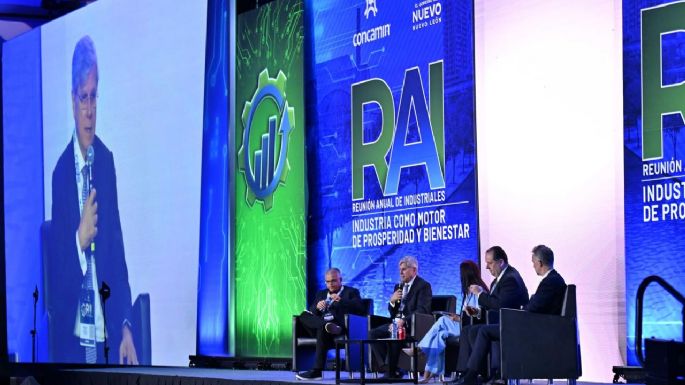 Empresarios miran hacia el futuro  y analizan los retos globales para la industria 4.0