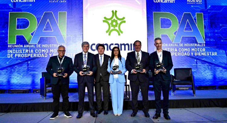 Empresarios miran hacia el futuro  y analizan los retos globales para la industria 4.0
