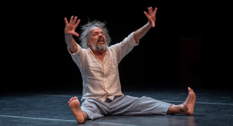 “Macaco” y “El descubrimiento de las Américas”, el teatro de Brasil en el 52° Cervantino