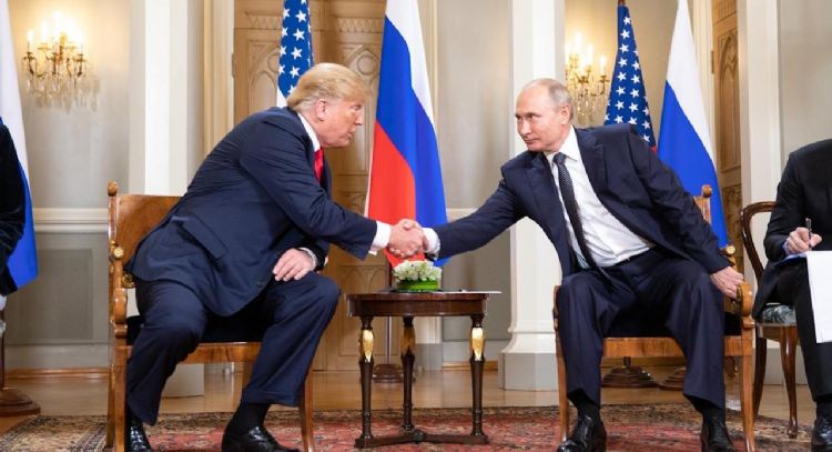 Trump baraja sanciones contra Putin: "Nos cuenta muchas tonterías"