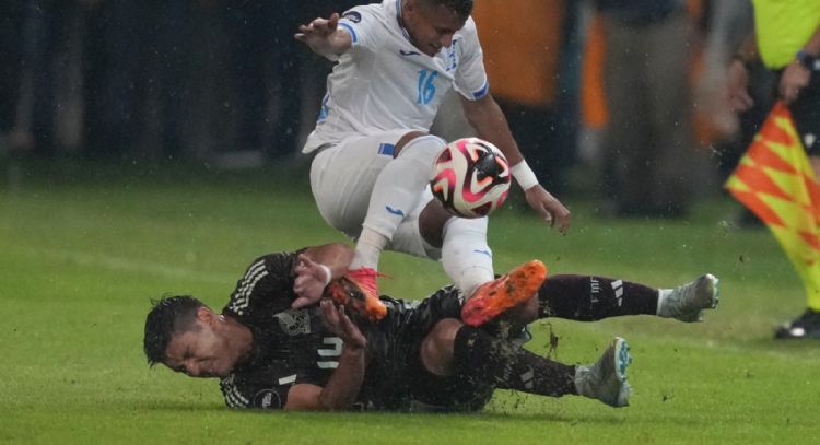 Honduras derrota 2-0 a México y coquetea con semifinales de la Liga de Naciones