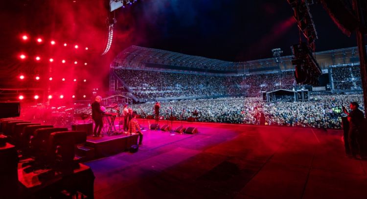 Los Fabulosos Cadillacs, fiesta de ska con 65 mil fans (Videos)