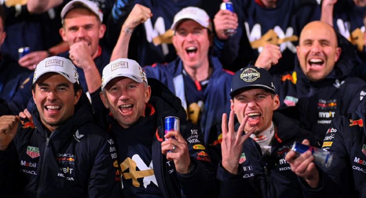 Russell y Hamilton completan el 1-2 para Mercedes en Las Vegas; Verstappen es tetracampeón