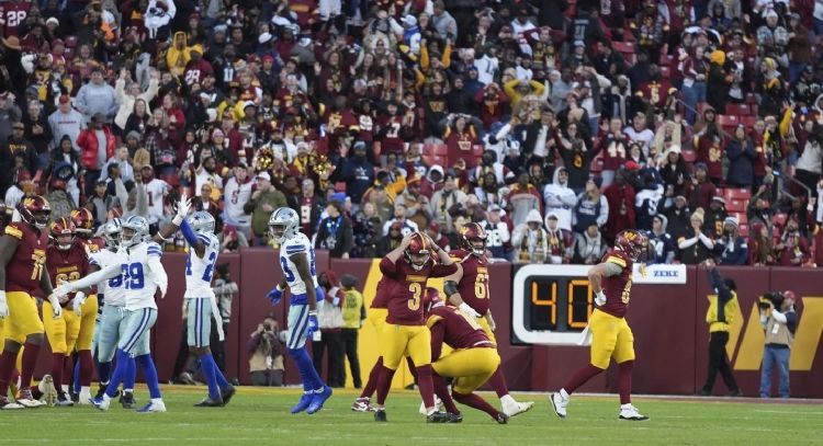 Los Commanders pierden su tercer partido consecutivo, 34-26, ante los Cowboys