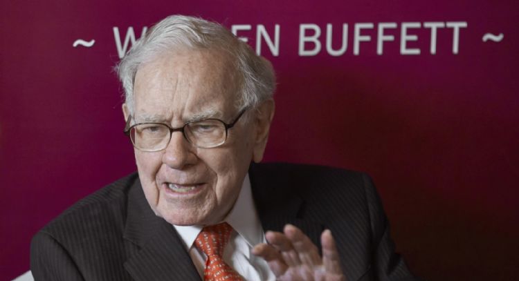 Warren Buffett dona mil 100 millones y planea la distribución de sus 147 mil mdd tras su muerte