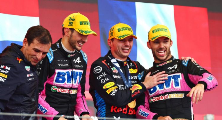 Verstappen remonta y gana el GP de Brasil; “Checo” Pérez terminó en decimoprimer lugar