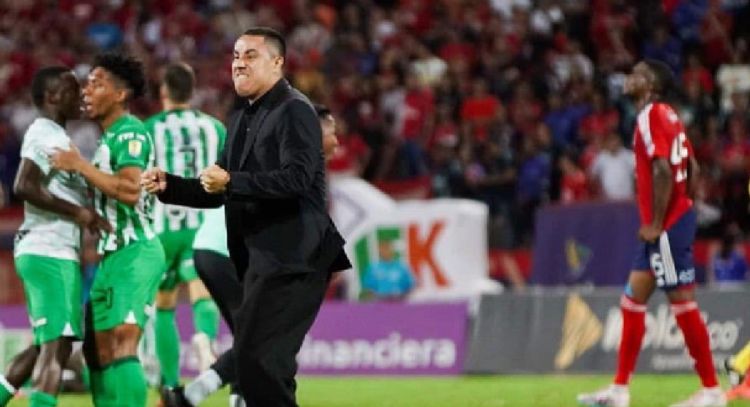 Retiran sanción contra el entrenador Efraín Juárez por su festejo eufórico