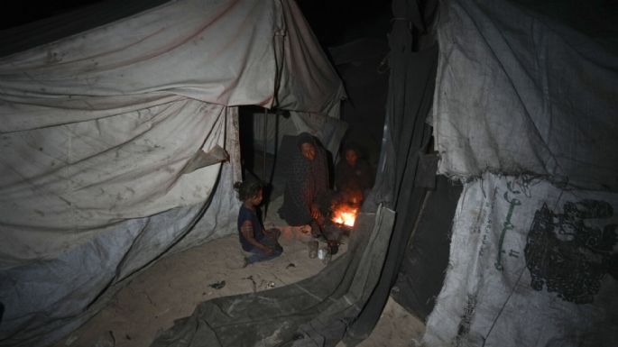 Ataques israelíes en Gaza provacan la muerte de dos niños que se refugiaban en una tienda de campaña