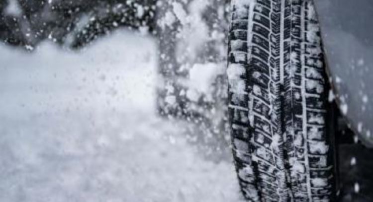 Empresa retira más de 541 mil neumáticos para nieve en EU