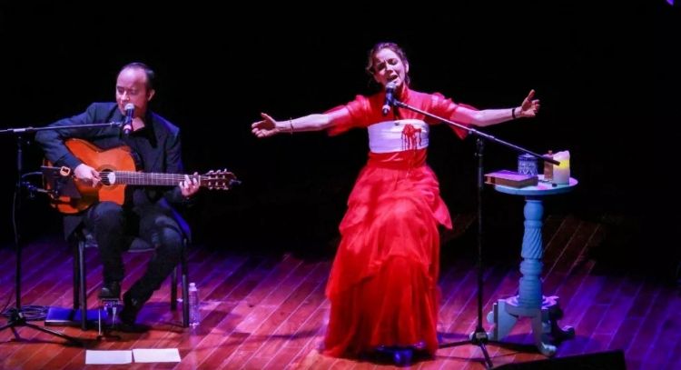 María San Felipe, emotiva bohemia de versos y trova (Videos)