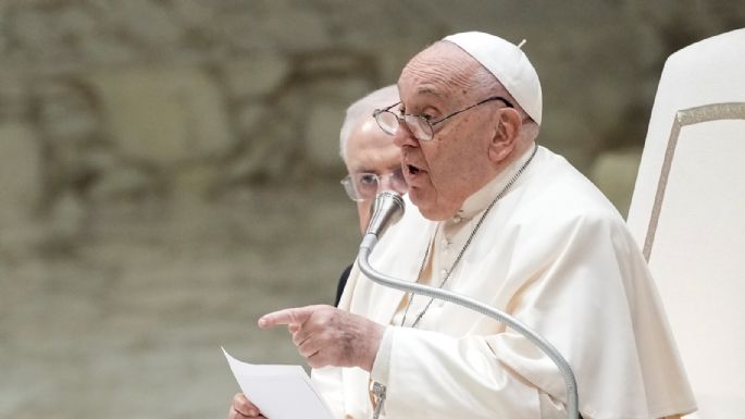 El papa Francisco regaña a los empleados chismosos del Vaticano en su mensaje navideño