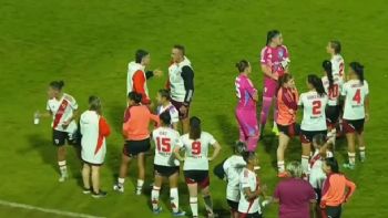 Detienen a jugadoras de River Plate por insultos racistas en partido contra Gremio (Video)