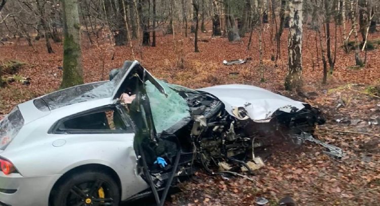 Michail Antonio, delantero del West Ham, sufrió un accidente automovilístico en su Ferrari