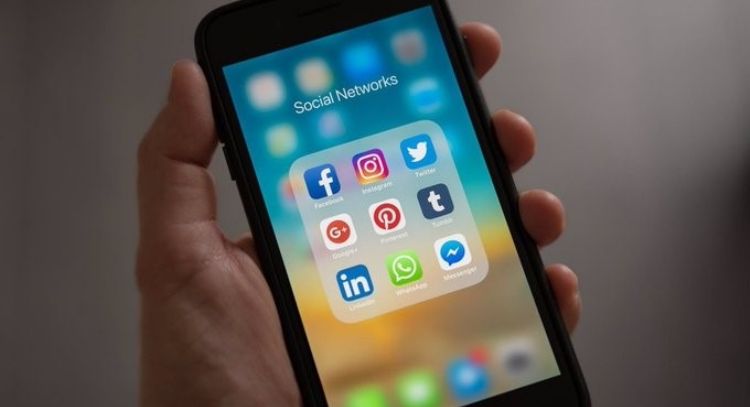 YouTube es la plataforma más utilizada en 2023, aunque TikTok registra el mayor crecimiento
