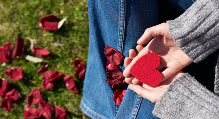 San Valentín para renovar 'gadgets' de uso diario: desde auriculares inalámbricos hasta celulares pl