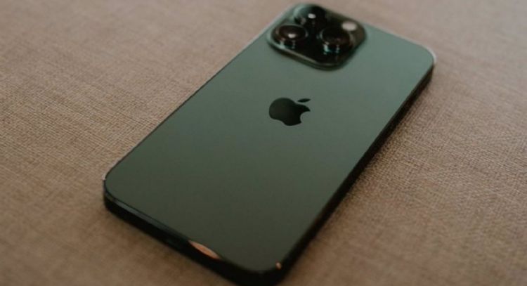 Apple trabaja en al menos dos modelos de iPhone plegables con diseño de concha