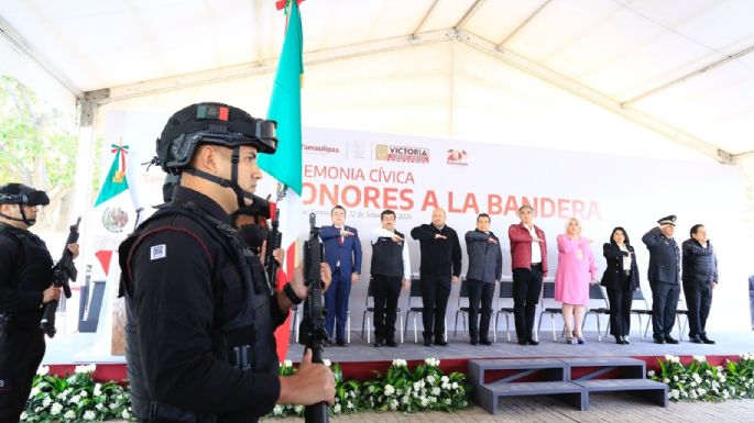 Entrega gobernador apoyos para mejorar servicios e infraestructura en Victoria