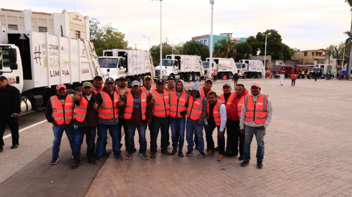 Entrega gobernador apoyos para mejorar servicios e infraestructura en Victoria