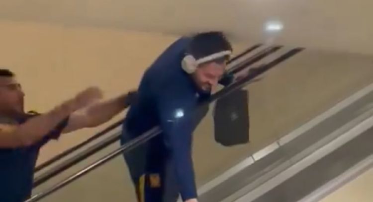 Gignac estuvo a punto de sufrir un terrible accidente en las escaleras eléctricas (Video)