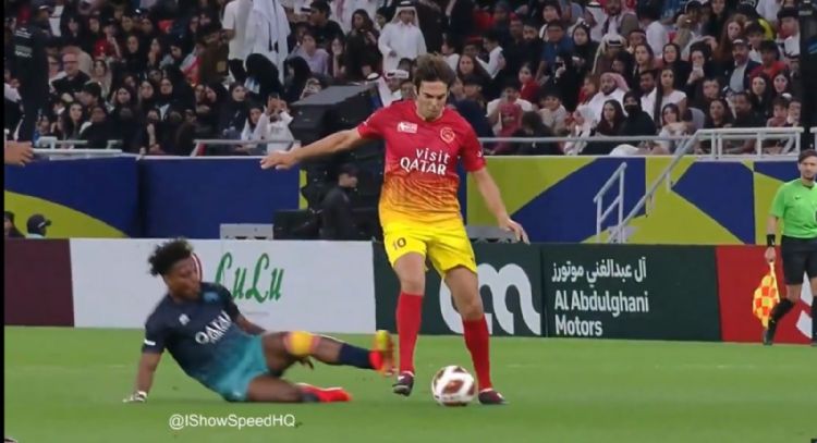 La terrible entrada de un influencer que casi lesiona a Kaká en un partido amistoso (Video)