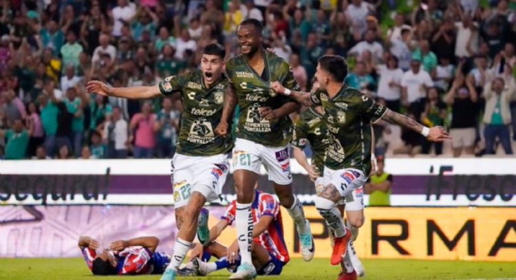 Colombiano Barreiro le da triunfo agónico a León sobre San Luis en México