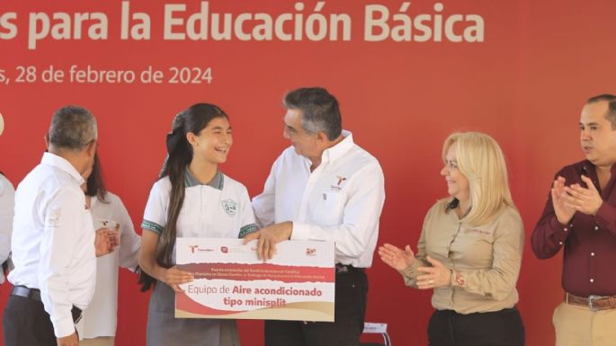 Américo pone en marcha internet satelital para escuelas de zonas rurales