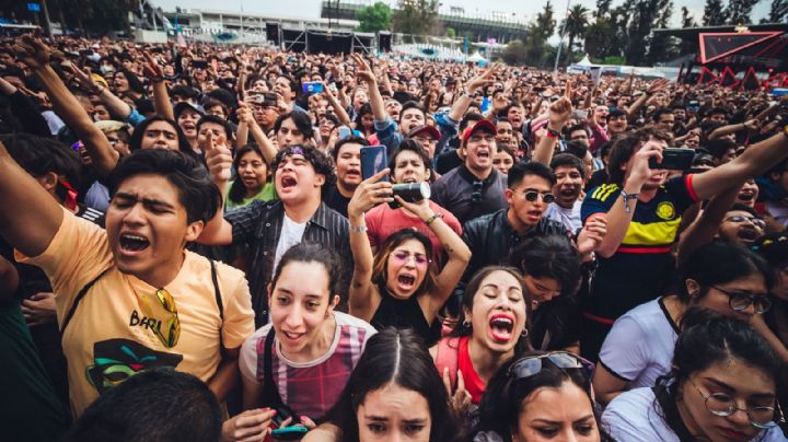 Mujeres a la izquierda, hombres a la derecha