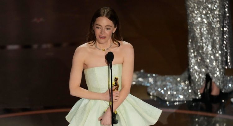 "Oppenheimer" gana el Oscar a mejor película, Emma Stone es la mejor actriz