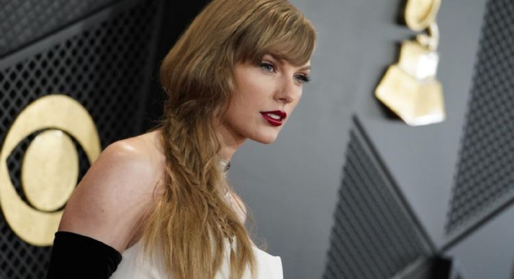 No habrá cargos contra el padre de Taylor Swift por incidente con paparazzi en Australia