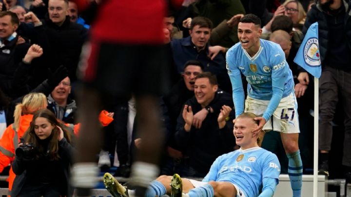 Foden lidera remontada de Manchester City para vencer 3-1 a Manchester United