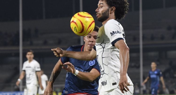 Pumas y Cruz Azul empatan 0-0 en el estadio Olímpico Universitario