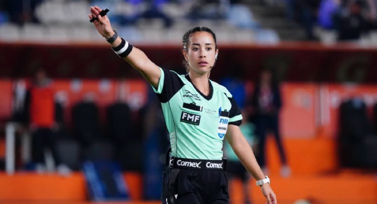 Katia García, primera árbitra que dirigirá un partido de la Liga MX en dos décadas