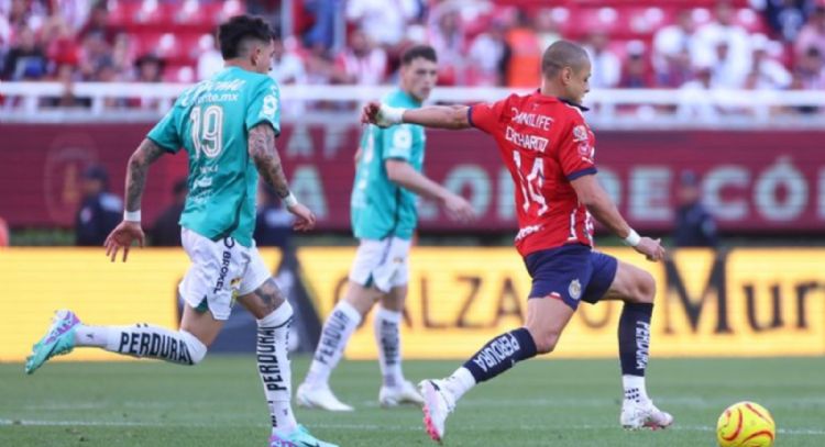 León doblega a Chivas que siguen en crisis durante el torneo Clausura de México