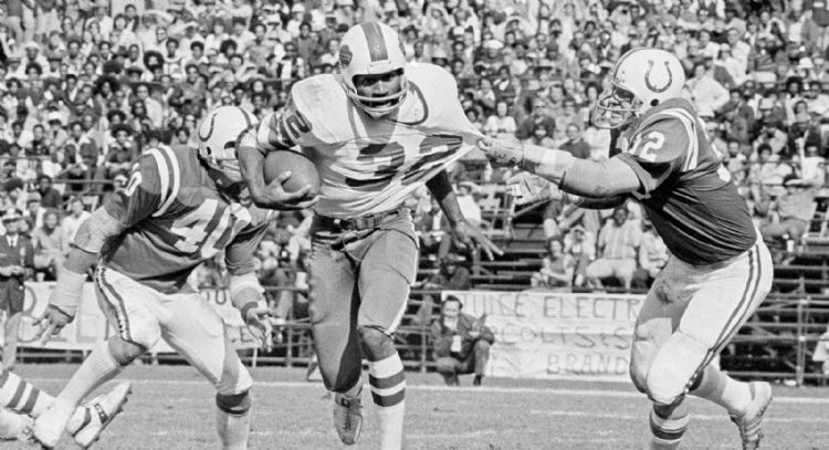 Legado deportivo de O. J. Simpson era grande antes de que acusaciones lo mancharan