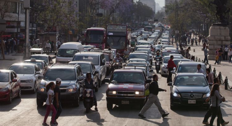 Topes aumentan el gasto de gasolina en vehículos y la exposición a contaminantes: UNAM