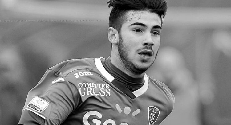 Futbolista italiano de 26 años muere tras sufrir un paro cardíaco en pleno partido